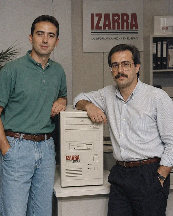 Izarra founders Mikel Etxeberria and Txema Goikoetxea with an Izarra 3000